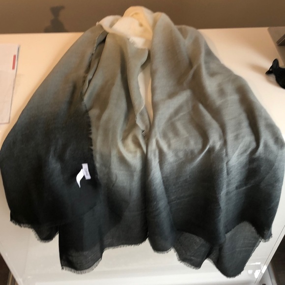 Accessories - Cushnies Grey Horizon Scarf